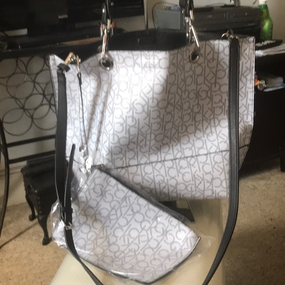 NWOT Large Calvin Klein Black&White Logo Handbag